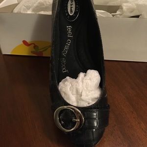 Great low wedge heels.